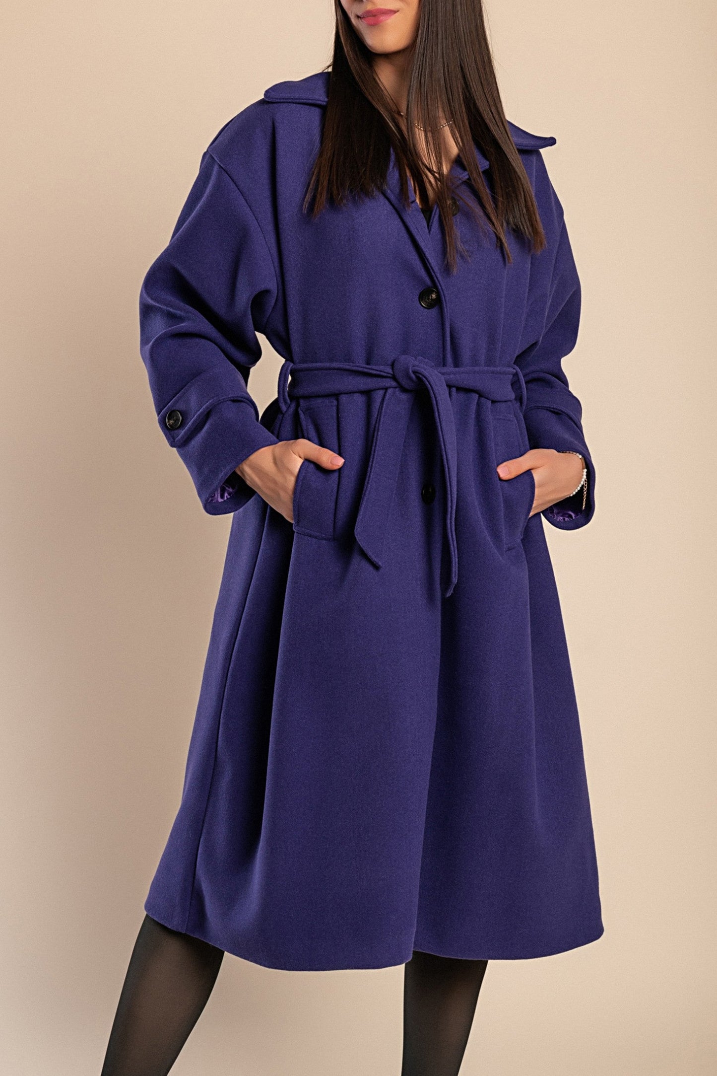 Elegant coat with buttons, purple